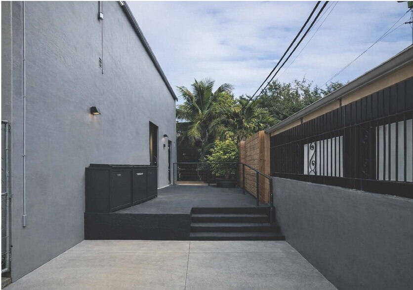 More Photos Of 819 SW 10th Ave, Miami Warehouse For Sale