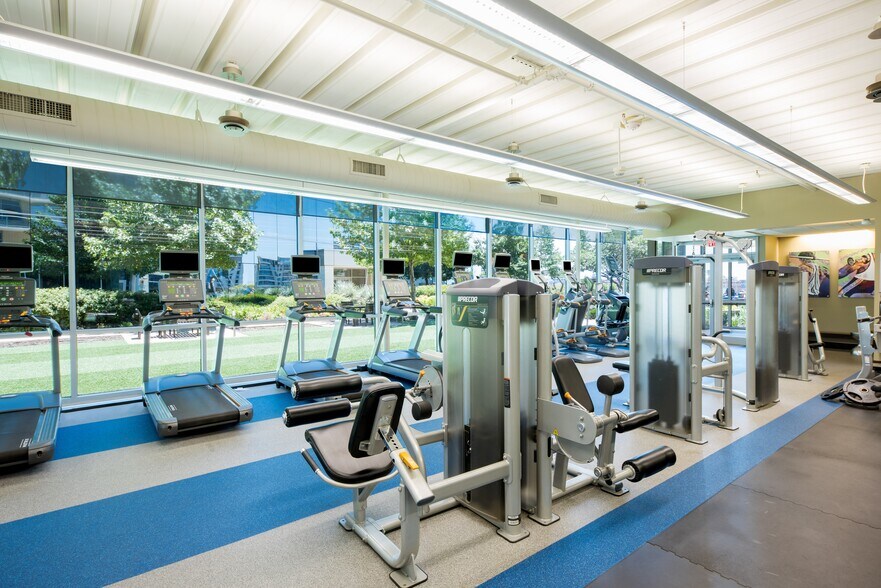 More Photos Of 1717 McKinney Ave, Dallas Office For Lease