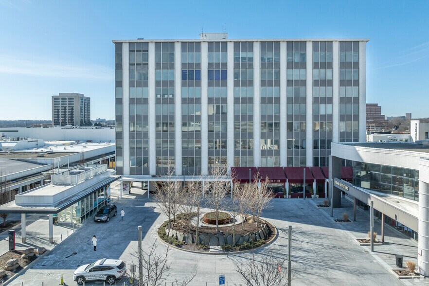 More Photos Of 100-120 Oakbrook Ctr, Oak Brook Medical For Lease