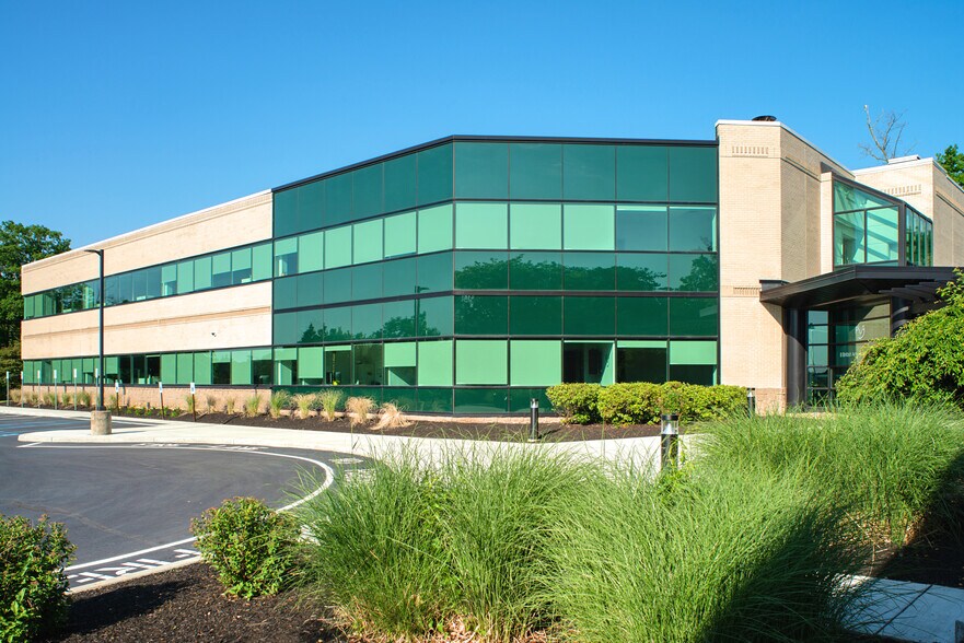 More Photos Of 8 British American Blvd, Latham Office For Lease