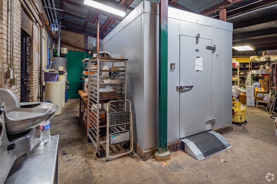 More Photos Of 800 S Alamo St, San Antonio Restaurant For Lease