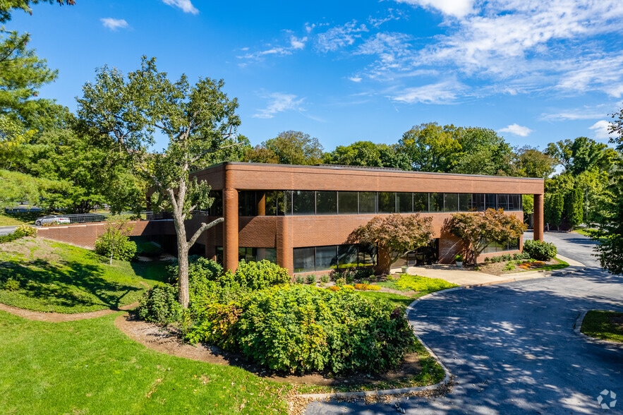 More Photos Of 110 Westwood Pl, Brentwood Office Residential For Sale