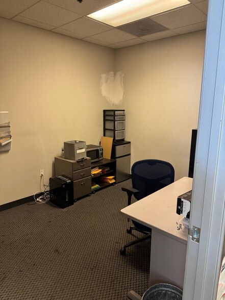 More Photos Of 9220-9268 1/2 Hall Rd, Downey Manufacturing For Lease