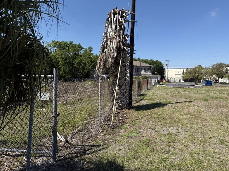 More Photos Of 1511 S US Highway 301, Tampa Office For Sale