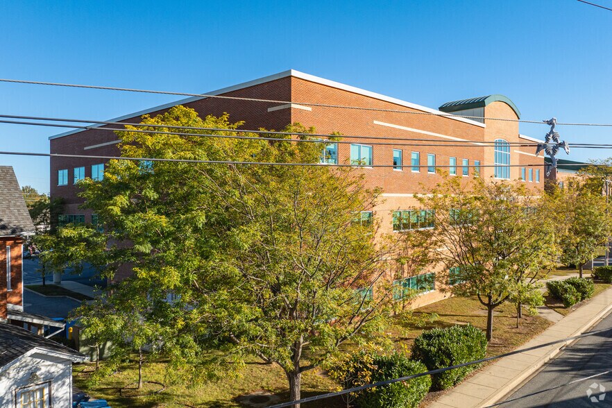 More Photos Of 137 W High St, Elkton Medical For Sale