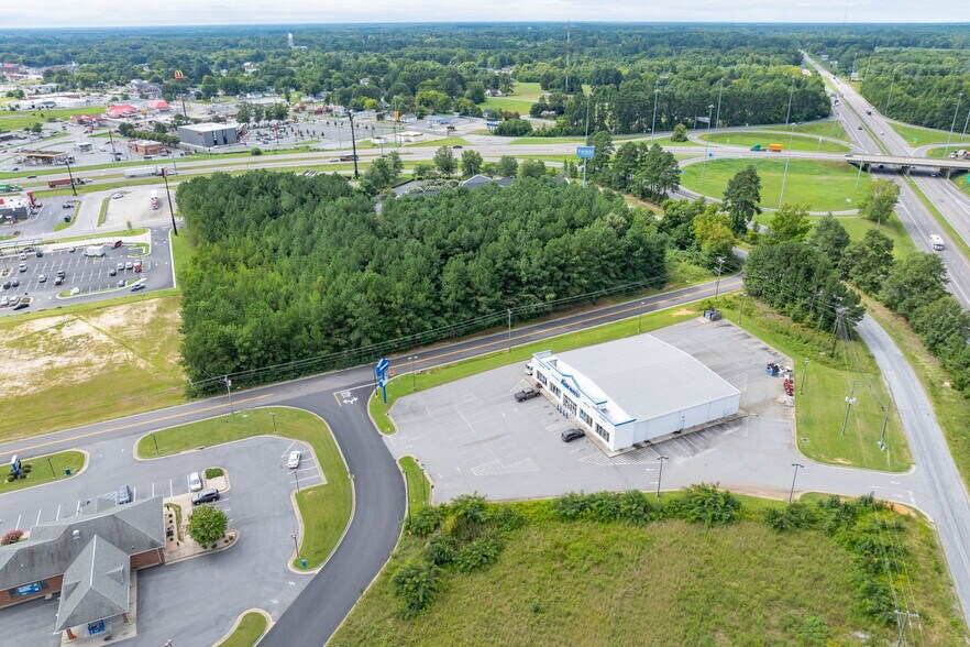 More Photos Of 102 Dominion Dr, Emporia Freestanding For Sale