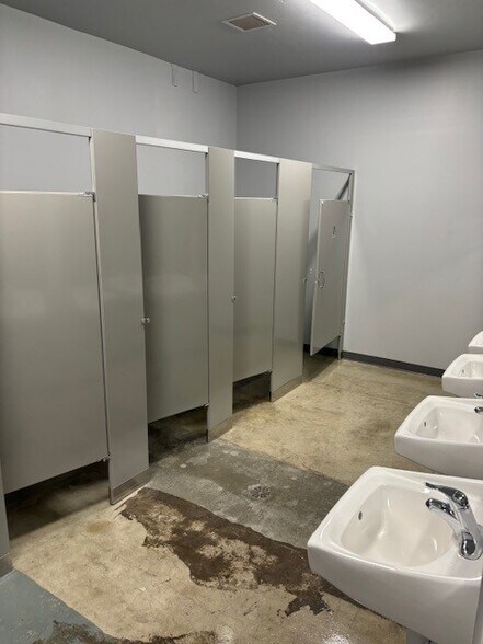 More Photos Of 90 S Garnet St, Tooele Warehouse For Lease