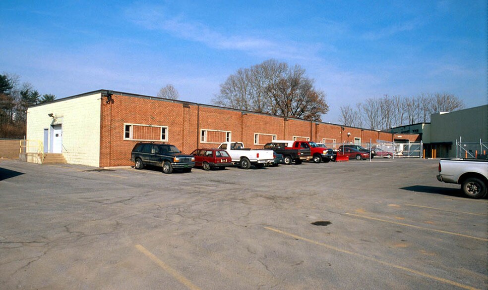 More Photos Of 469 E North St, Carlisle Industrial For Sale