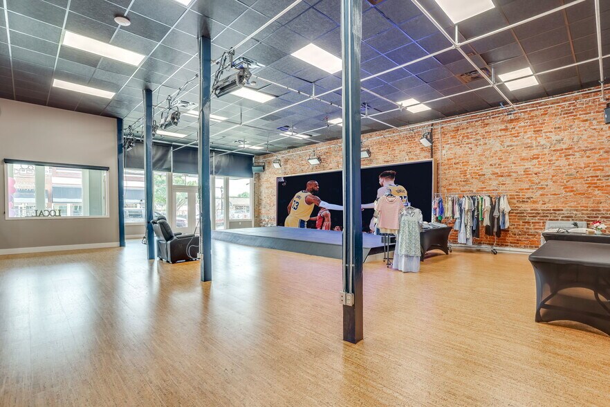 More Photos Of 115 N Main St, Mansfield Health Club For Lease
