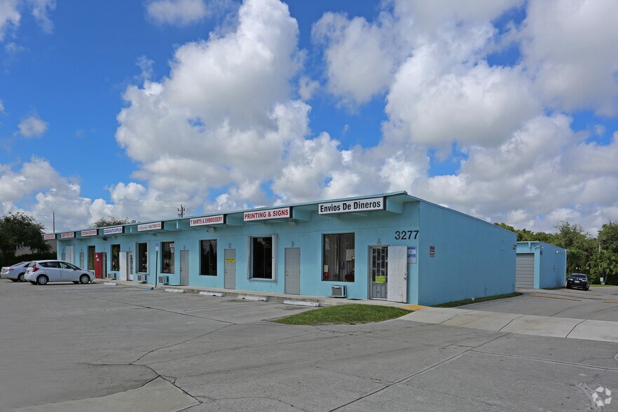 More Photos Of 3273-3289 Lake Worth Rd, Palm Springs Warehouse For Lease