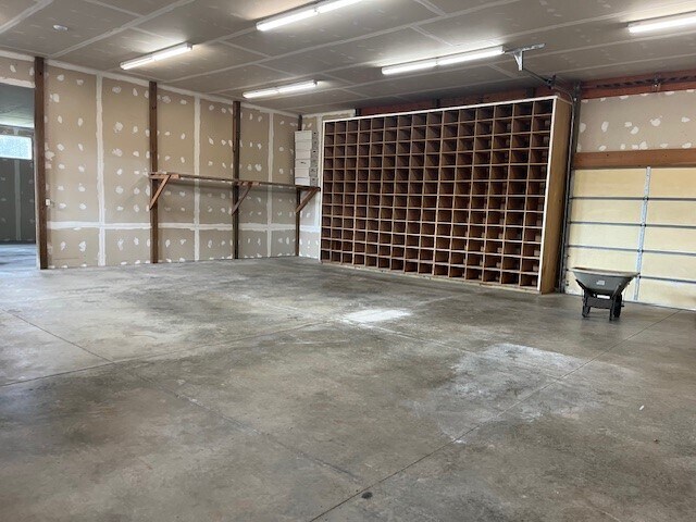 More Photos Of 310 Custer Dr, Battle Creek Medical For Lease