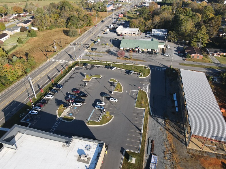 More Photos Of 110 Whitewood Blvd, Johnson City General Retail For Lease