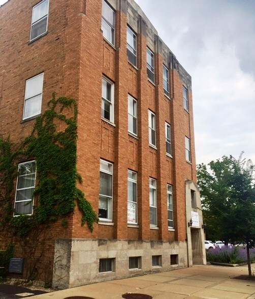 More Photos Of 4949 Forest Ave, Downers Grove Office For Lease