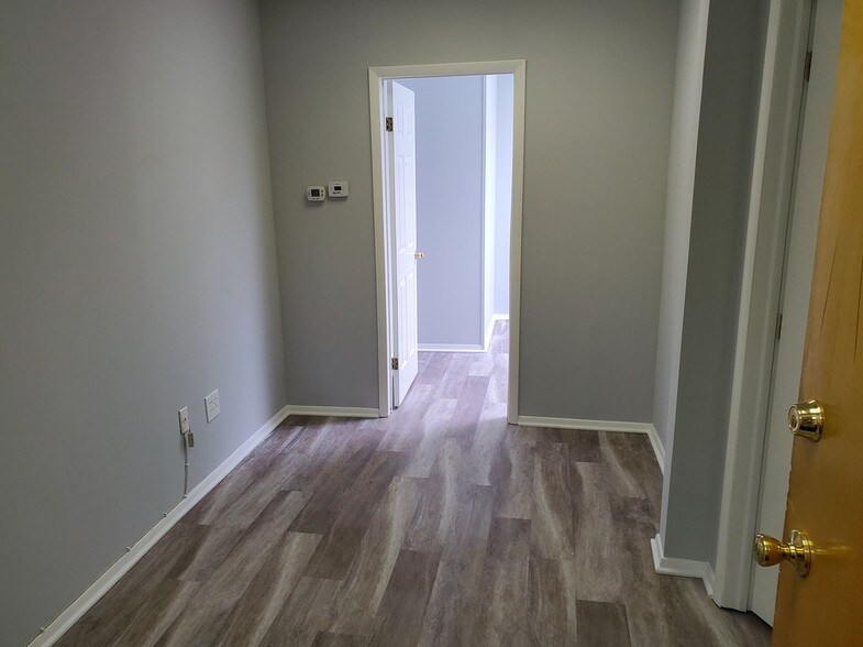 More Photos Of 400-402 Main St, Metuchen Office For Lease