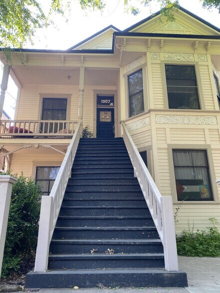 More Photos Of 1905 10th St, Sacramento Apartments For Sale