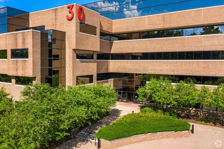 More Photos Of 30 Independence Blvd, Warren Office For Lease