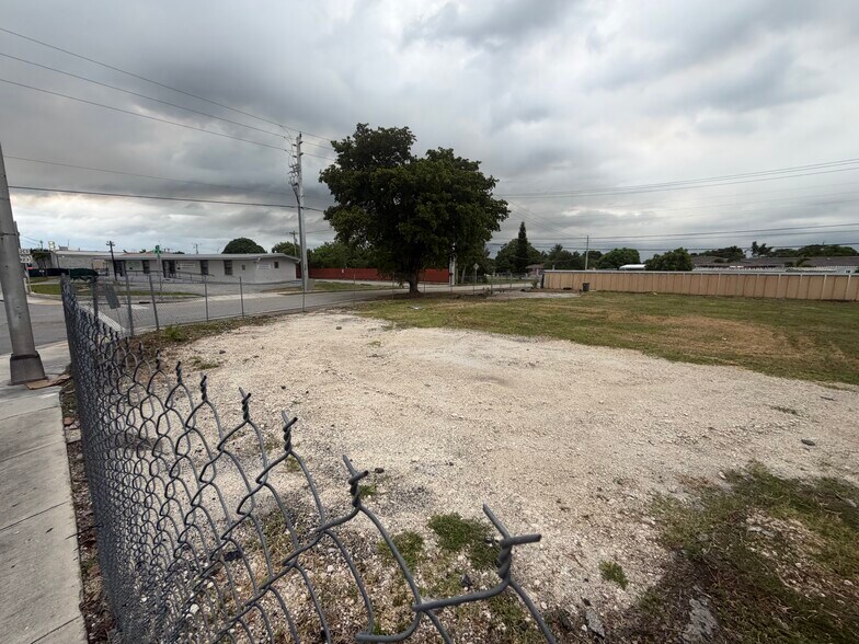More Photos Of 291 W 49th St, Hialeah Land For Lease