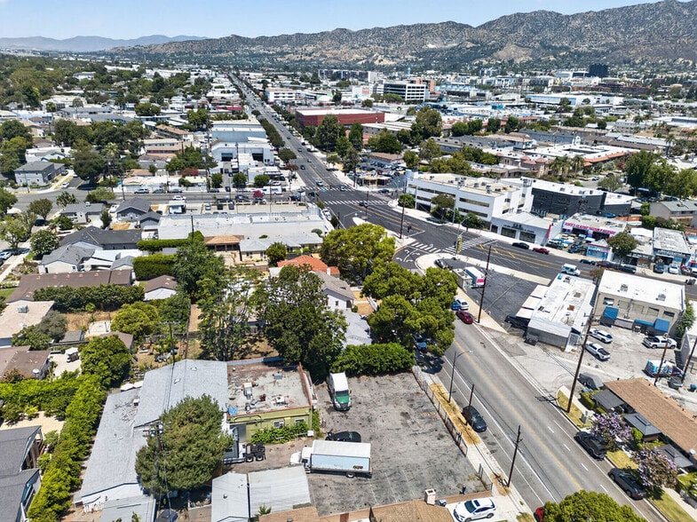 More Photos Of 435 S Main St, Burbank General Retail For Sale