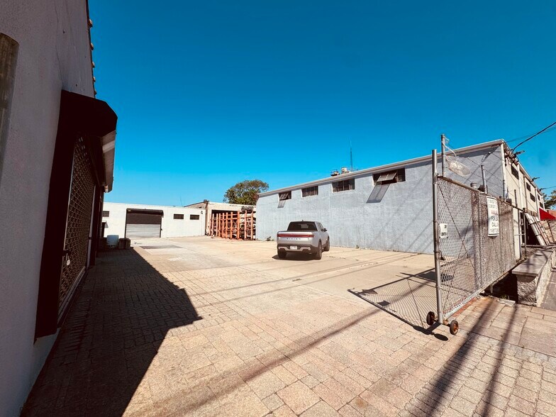 More Photos Of 309 Denton Ave, New Hyde Park Industrial For Lease