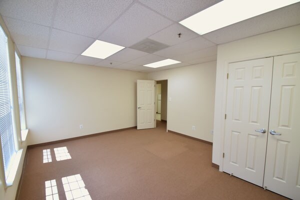 More Photos Of 601 7th St, Laurel Office For Sale