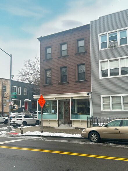 More Photos Of 524 Lorimer St, Brooklyn Storefront Retail Residential For Sale