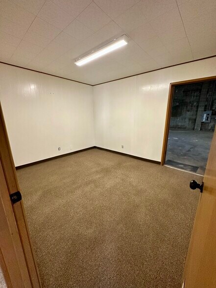 More Photos Of 612 Buena Vista Ave, Stockton Warehouse For Lease