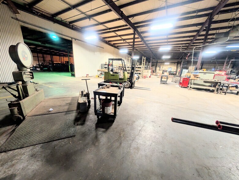 More Photos Of 1469 US Highway 59, Moran Manufacturing For Sale