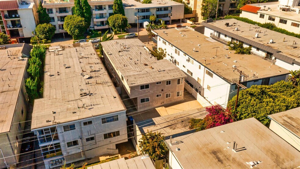 More Photos Of 11938 Dorothy St, Los Angeles Apartments For Sale