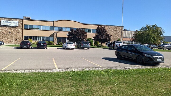 More Photos Of 1401 Dundas St, Woodstock Light Distribution For Lease