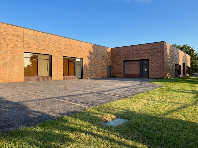 More Photos Of 6007 Fair Lakes Rd, East Syracuse Office For Sale