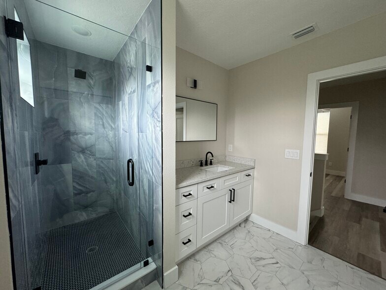 More Photos Of 1919 30th Ave N, Saint Petersburg Specialty For Sale