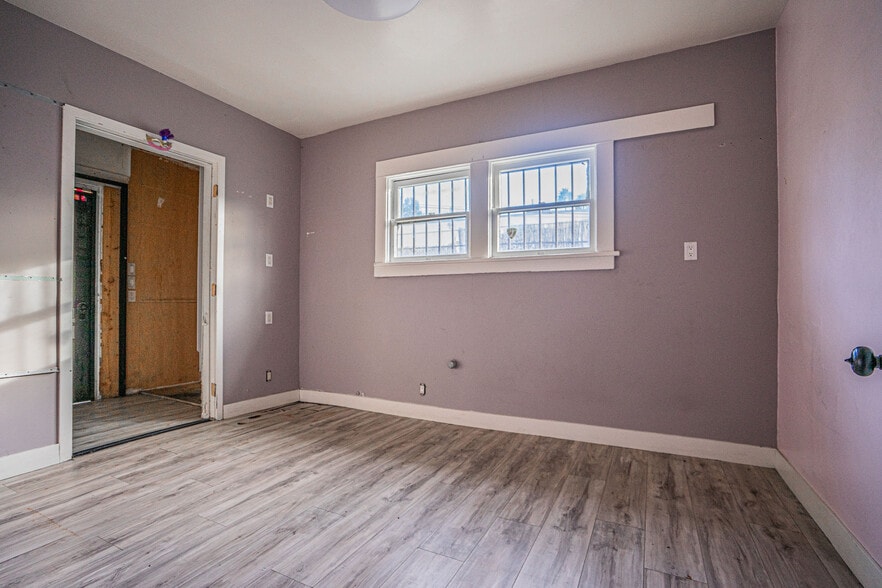 More Photos Of 1664 S Western Ave, Los Angeles Auto Dealership For Sale