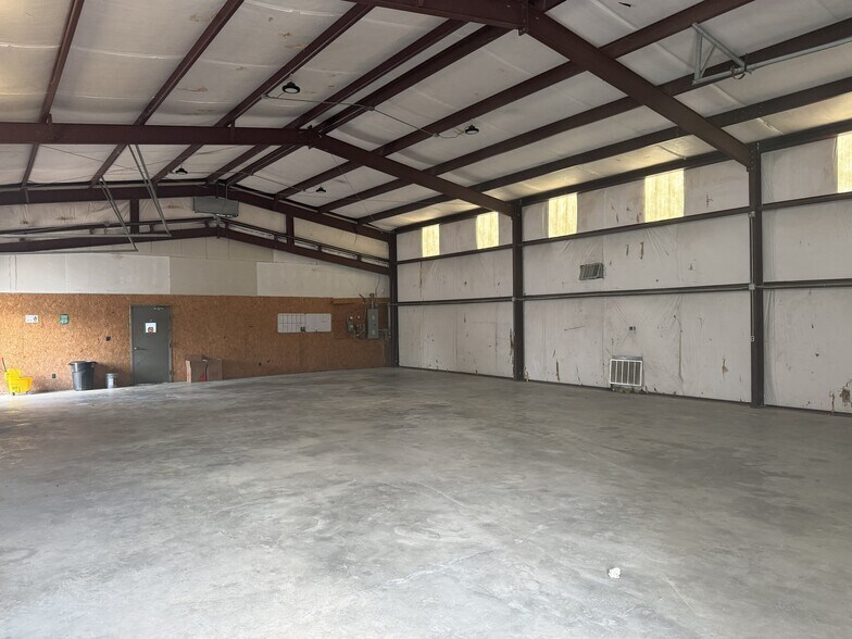 More Photos Of 3927 Highway 27, Sulphur Light Distribution For Lease