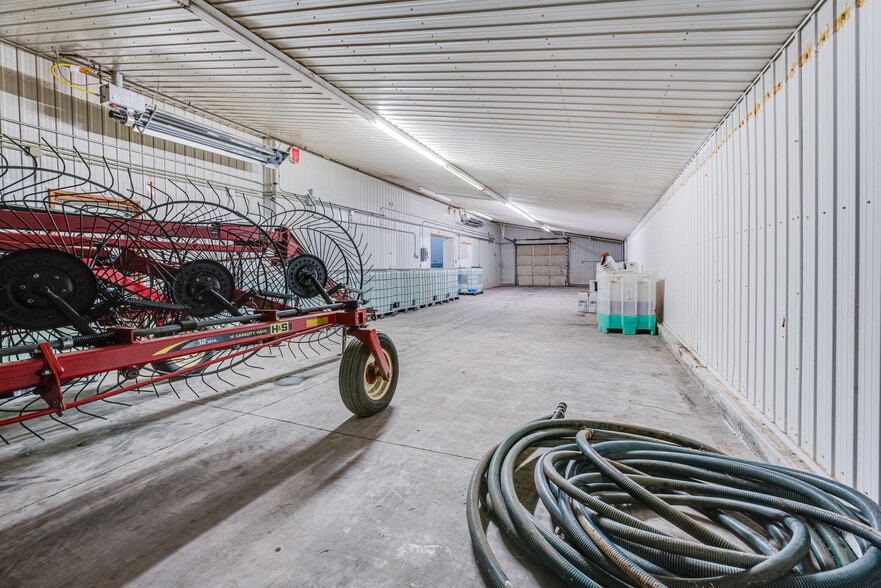 More Photos Of 19 Terry Fox Dr, Vankleek Hill Manufacturing For Sale