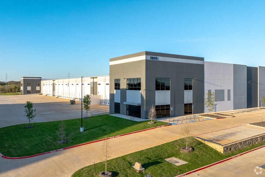 More Photos Of 3411 Mingo Rd, Denton Unknown For Lease