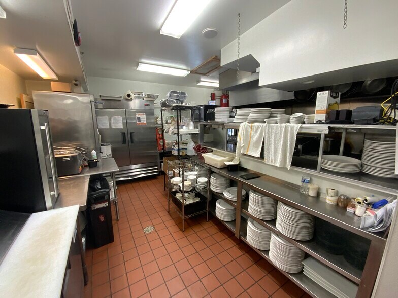 More Photos Of 10333 Business 21, Hillsboro General Retail For Sale