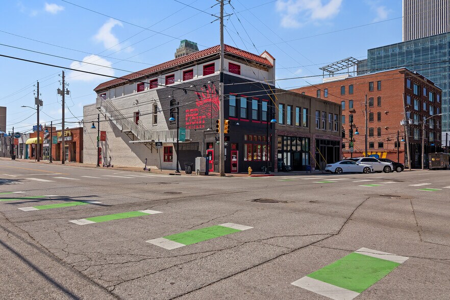 Primary Photo Of 332 E 1st St, Tulsa Restaurant For Lease