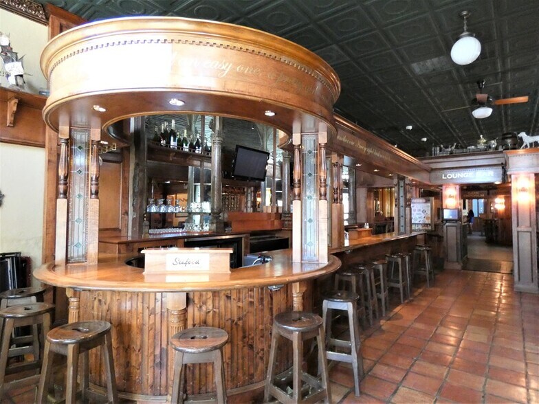 More Photos Of 119 Washington St, Beeville Restaurant For Sale