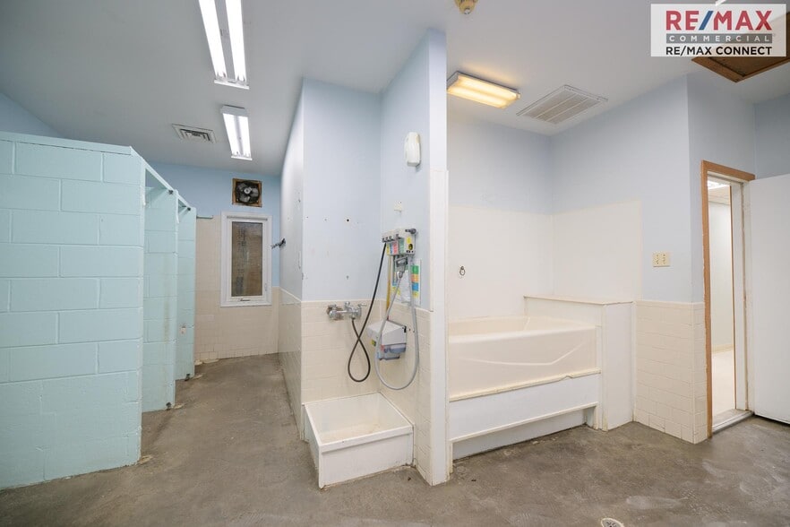 More Photos Of 3440 Hampton Hwy, Yorktown Office For Sale