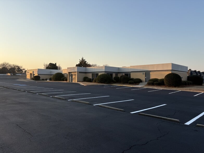 Primary Photo Of 1021 N Houston Rd, Warner Robins Medical For Sale