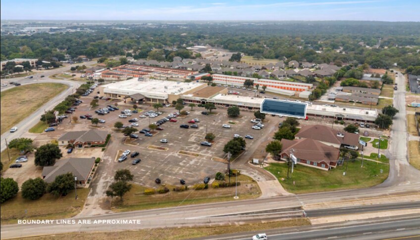 More Photos Of 502-540 Meadowlake Ctr, Waco Storefront For Lease