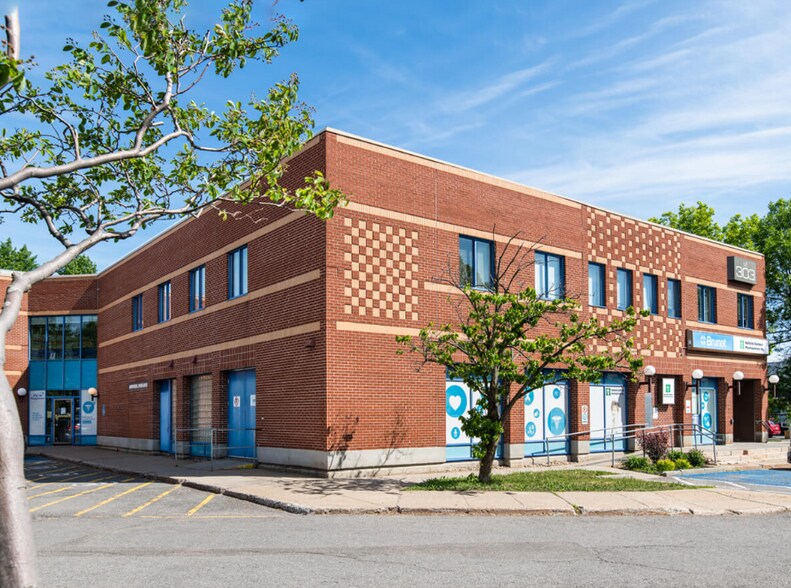 More Photos Of 303 Boul Pierre-Bertrand, Québec Medical For Lease