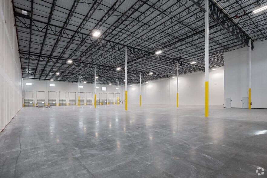 More Photos Of 5501 Lee Vista Blvd, Orlando Unknown For Lease