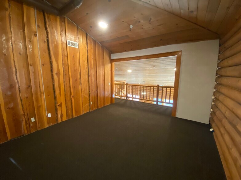 More Photos Of 3971 Durock Rd, Shingle Springs Showroom For Sale