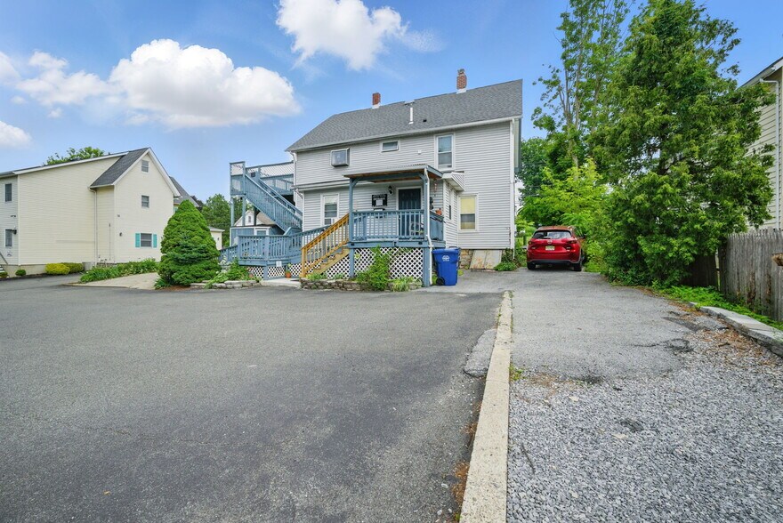 More Photos Of 11 Vernon Ave, Hamburg Medical For Lease