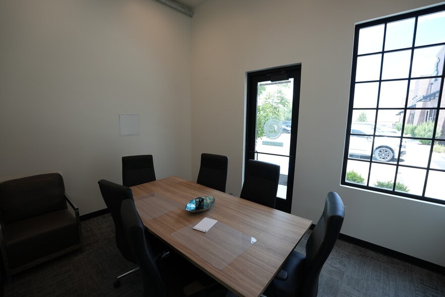More Photos Of 827-833 E Pioneer Rd, Draper Loft Creative Space For Sale