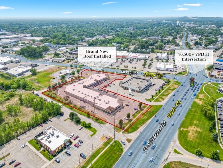 More Photos Of 518-628 N Beacon Blvd, Grand Haven Storefront For Sale