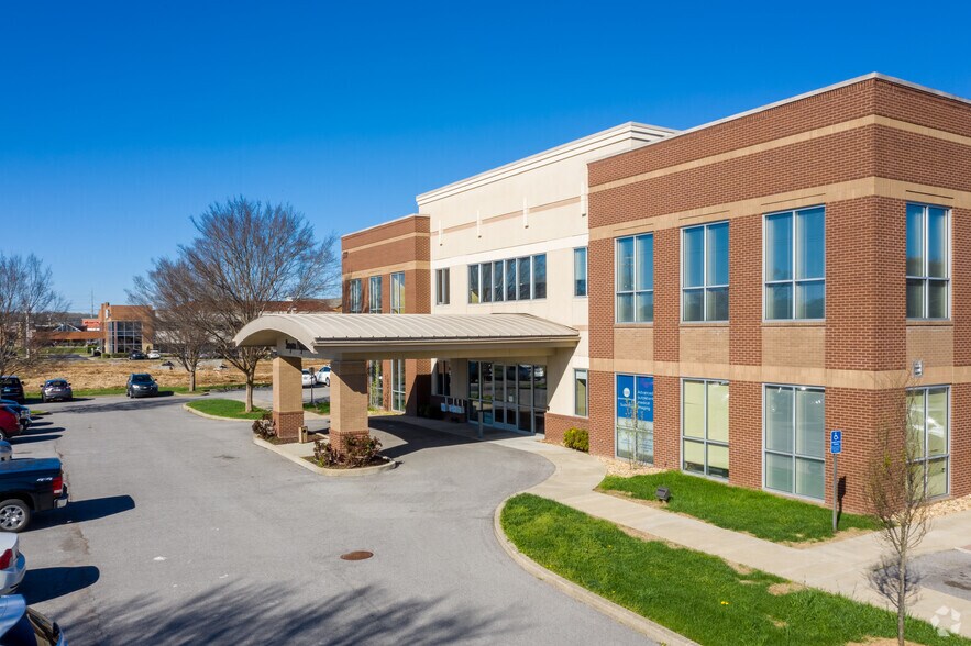 More Photos Of 537 Stonecrest Dr, Smyrna Medical For Lease