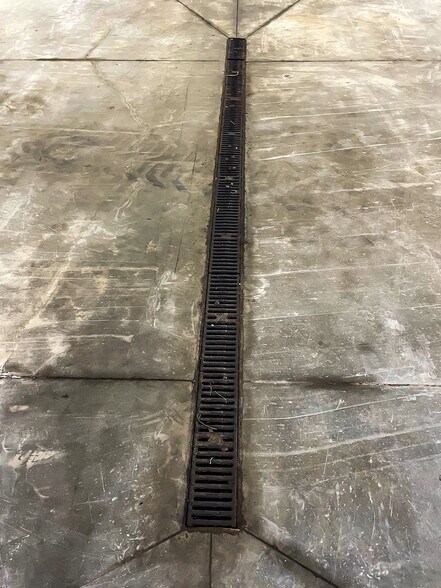 More Photos Of 14472 Commerce Park Blvd, Williston Warehouse For Sale