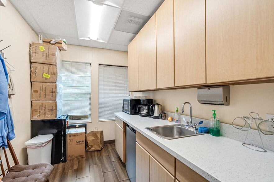 More Photos Of 1866 B St, Hayward Medical For Sale